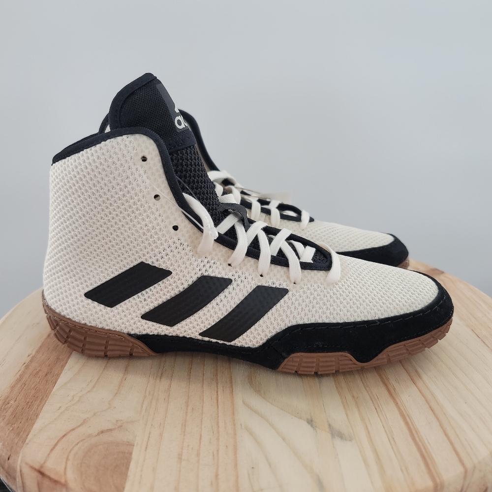 NWB Adidas FU8172 Tech Fall 2.0 White & Black 2020 YOUTH Wrestling Shoes Sz 5